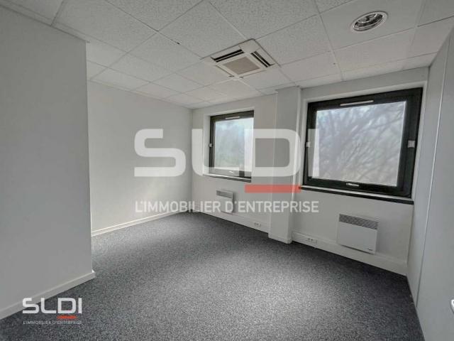Bureaux A LOUER - LIMONEST - 916 m²