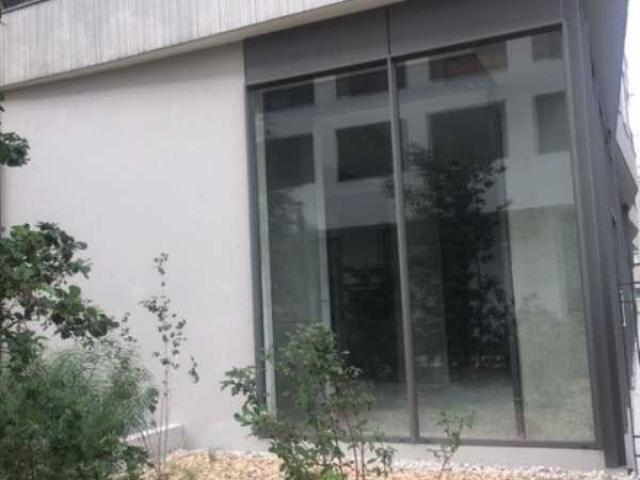 Commerces A LOUER - VILLEURBANNE - 249 m²