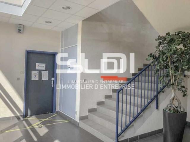 Bureaux A LOUER - BRON - 498 m²