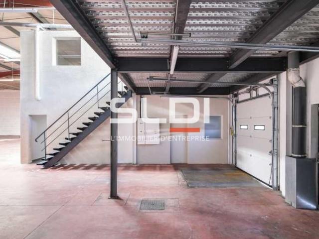 Locaux d'activités A LOUER - CORBAS - 4 294 m²