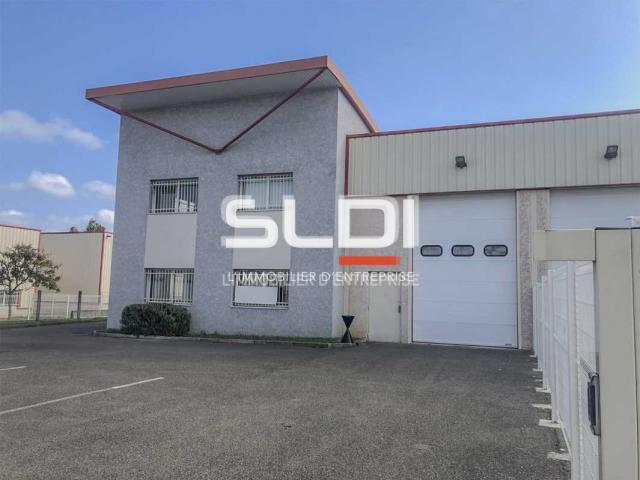 Locaux d'activités A LOUER - CHASSIEU - 192 m²