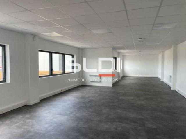 Locaux d'activités A LOUER - COLOMBIER SAUGNIEU - 3 853 m²