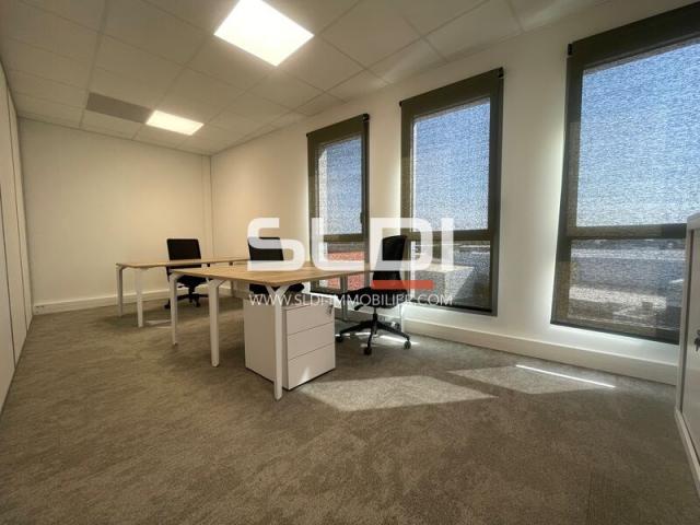 Bureaux A LOUER - CHASSIEU - 54 m²