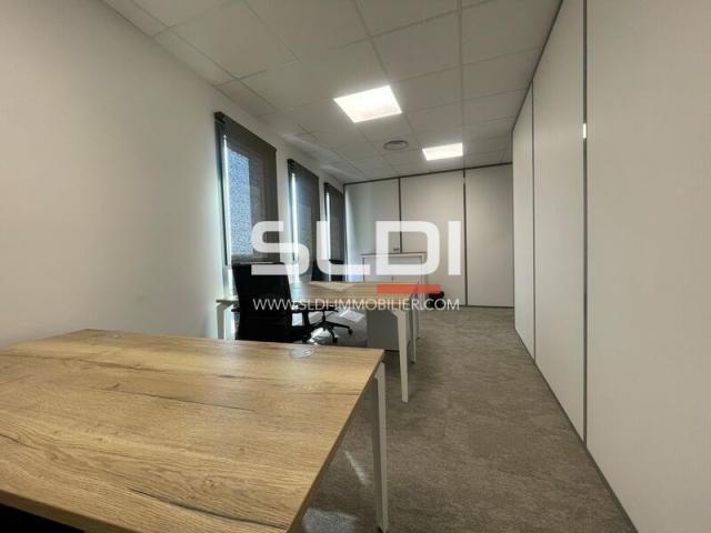 Bureaux A LOUER - CHASSIEU - 54 m²