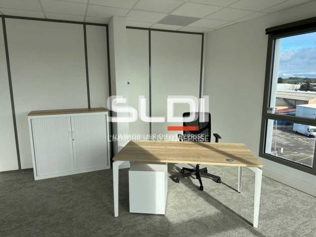 Bureaux A LOUER - CHASSIEU - 33 m²