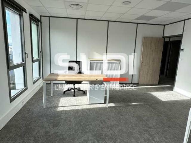Bureaux A LOUER - CHASSIEU - 33 m²