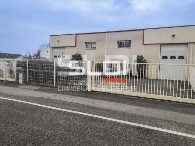 Locaux d'activités A LOUER - CHASSIEU - 354 m²