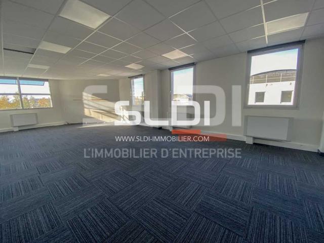 Bureaux A LOUER - SAINT PRIEST - 168 m²