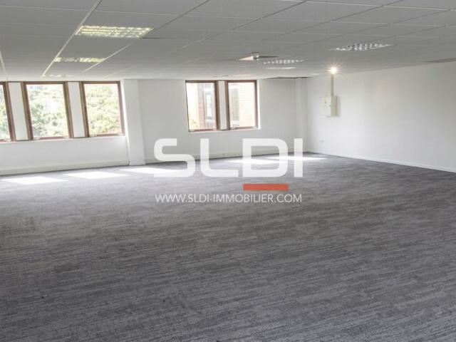 Bureaux A VENDRE OU A LOUER - VENISSIEUX - 1 824 m²