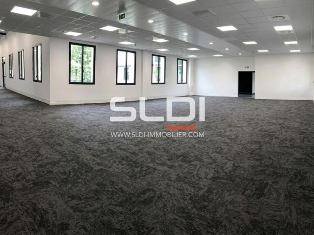 Bureaux A VENDRE OU A LOUER - VENISSIEUX - 1 824 m²