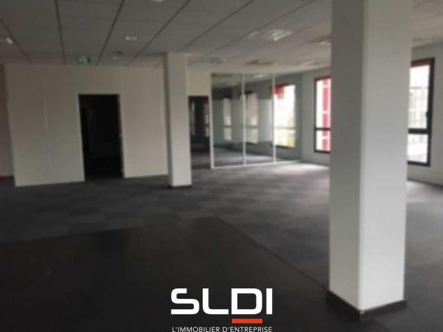 Bureaux A LOUER - SAINT PRIEST - 592 m²