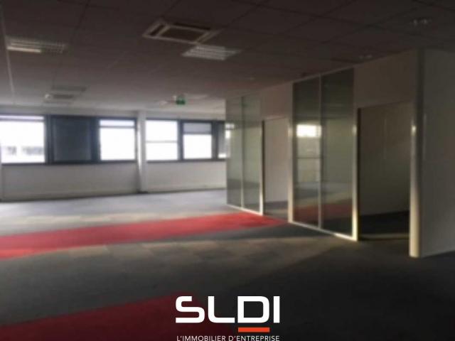 Bureaux A LOUER - SAINT PRIEST - 592 m²