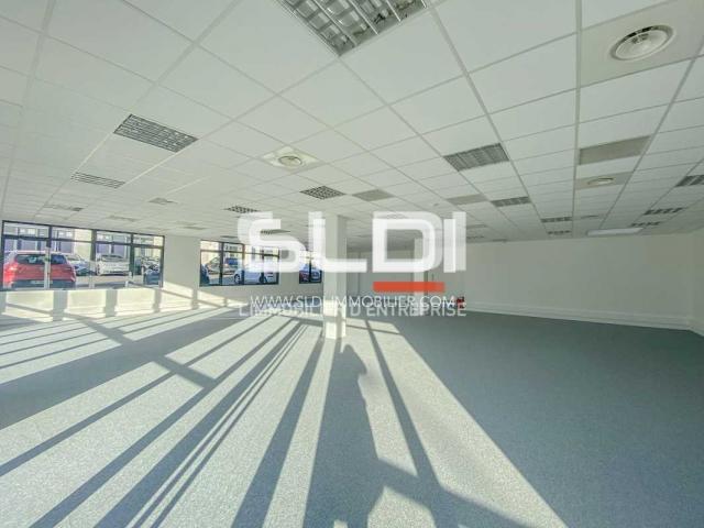 Commerces A LOUER - VILLEFRANCHE SUR SAONE - 457 m²