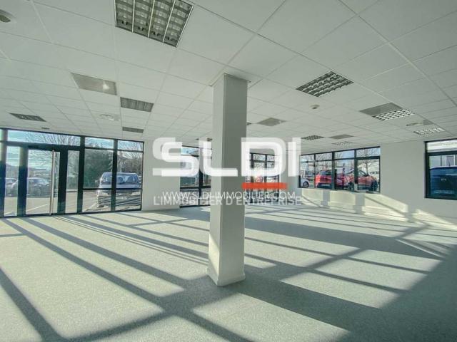 Commerces A LOUER - VILLEFRANCHE SUR SAONE - 457 m²