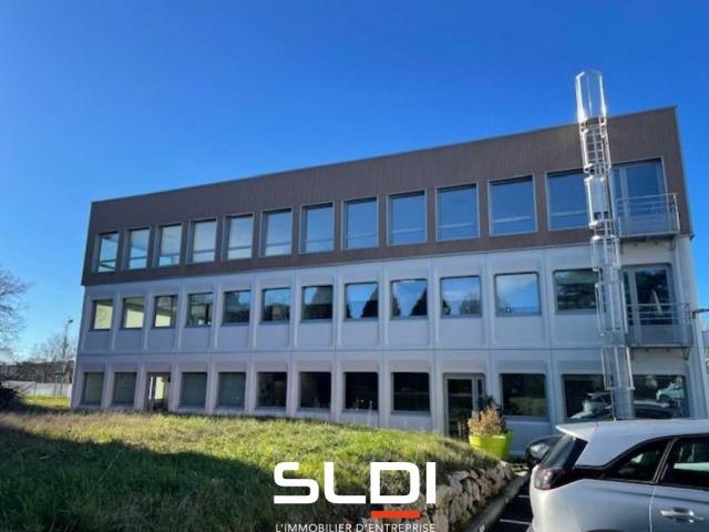 Bureaux A LOUER - DARDILLY - 607 m²