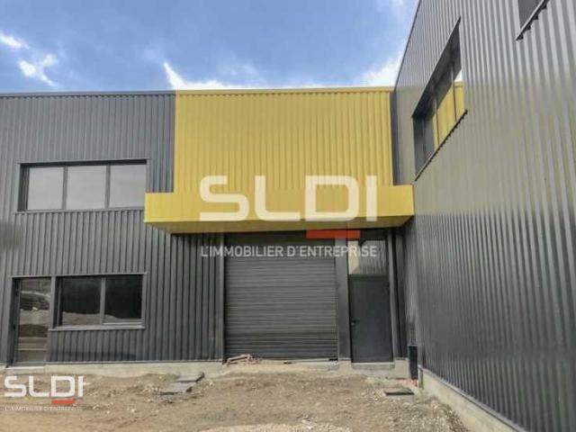 Locaux d'activités A VENDRE OU A LOUER - FRANS - 538 m²