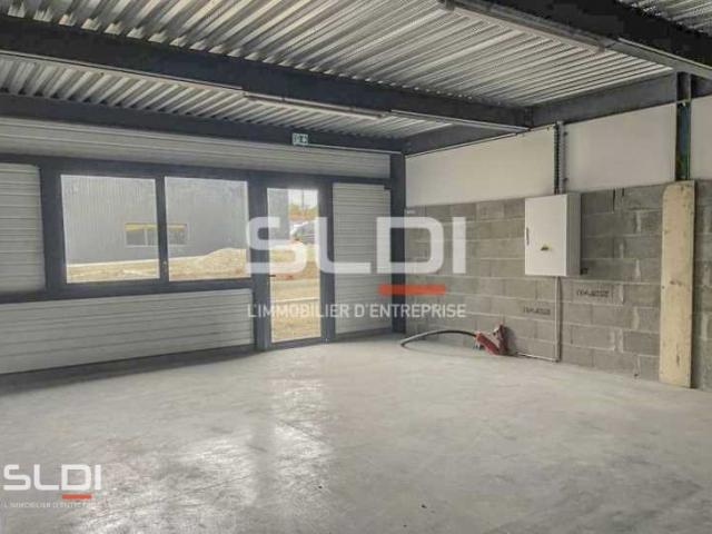 Locaux d'activités A VENDRE OU A LOUER - FRANS - 538 m²