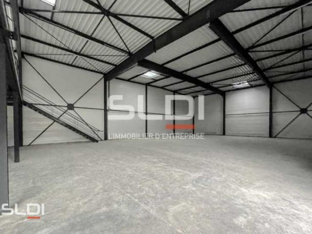 Locaux d'activités A VENDRE OU A LOUER - FRANS - 538 m²