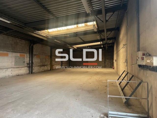 Locaux d'activités A VENDRE - RILLIEUX LA PAPE - 966 m²