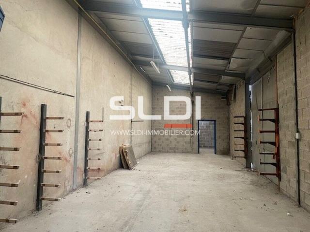 Locaux d'activités A VENDRE - RILLIEUX LA PAPE - 966 m²