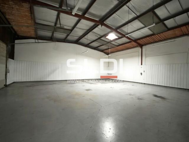 Locaux d'activités A LOUER - CIVRIEUX D'AZERGUES - 273 m²