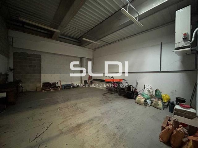 Locaux d'activités A LOUER - BLYES - 1 267 m²