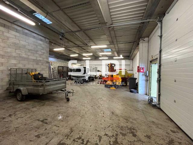 Locaux d'activités A LOUER - BLYES - 1 267 m²