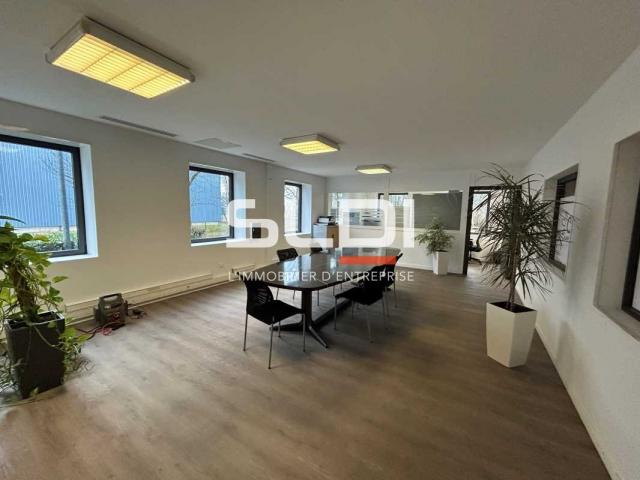 Locaux d'activités A LOUER - BLYES - 1 267 m²