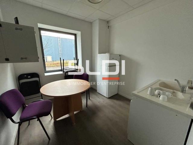 Locaux d'activités A LOUER - BLYES - 1 267 m²