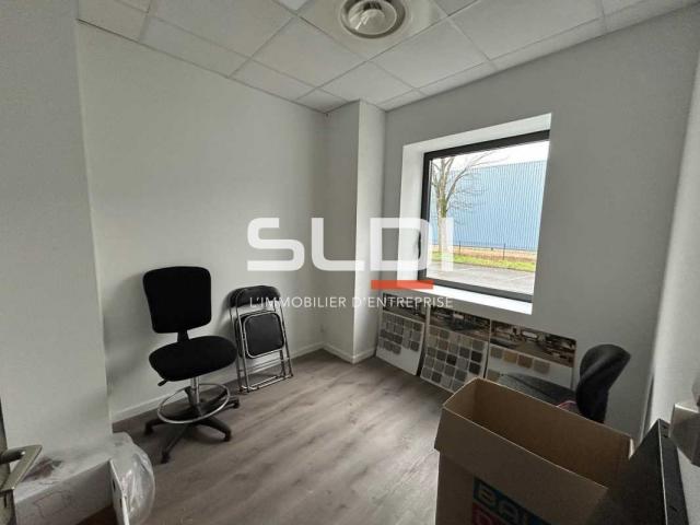 Locaux d'activités A LOUER - BLYES - 1 267 m²