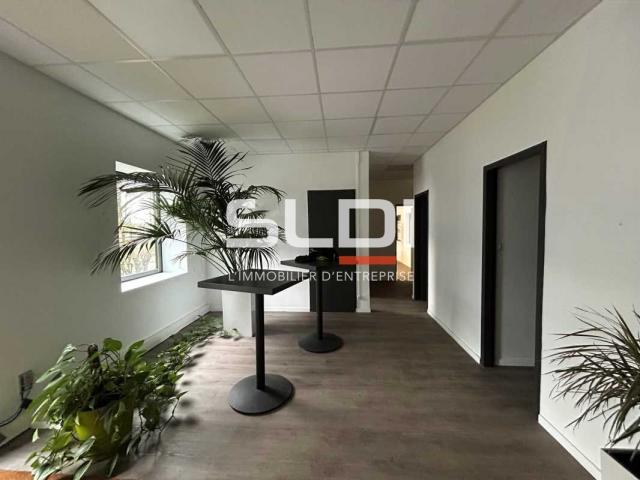 Locaux d'activités A LOUER - BLYES - 1 267 m²