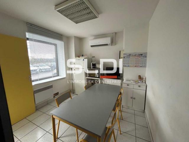 Locaux d'activités A LOUER - BLYES - 1 267 m²