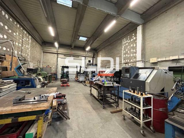 Locaux d'activités A LOUER - BLYES - 1 267 m²
