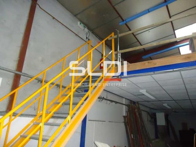 Locaux d'activités A LOUER - FLEURIEU SUR SAONE - 804 m²