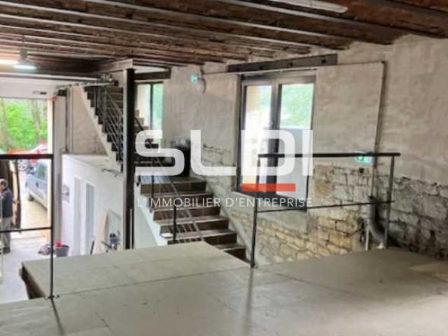 Locaux d'activités A LOUER - FLEURIEU SUR SAONE - 804 m²
