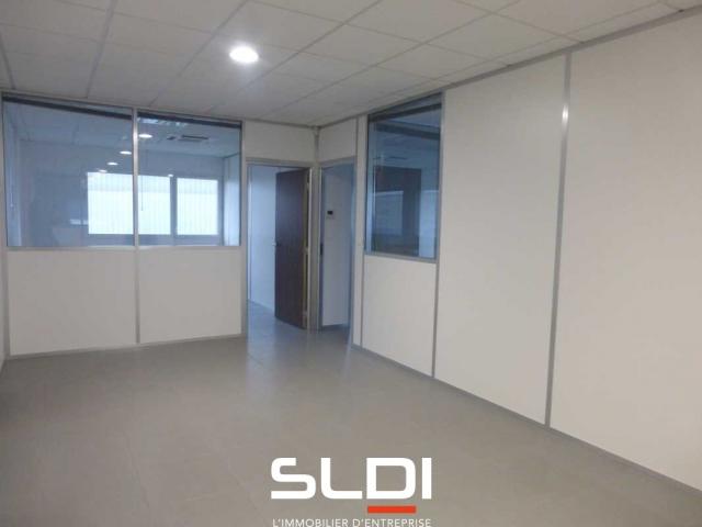 Bureaux A LOUER - SAINT PRIEST - 380 m²