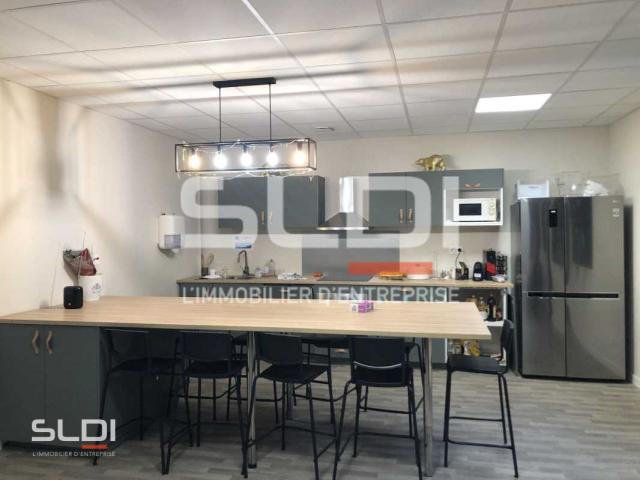 Bureaux A LOUER - VENISSIEUX - 60 m²