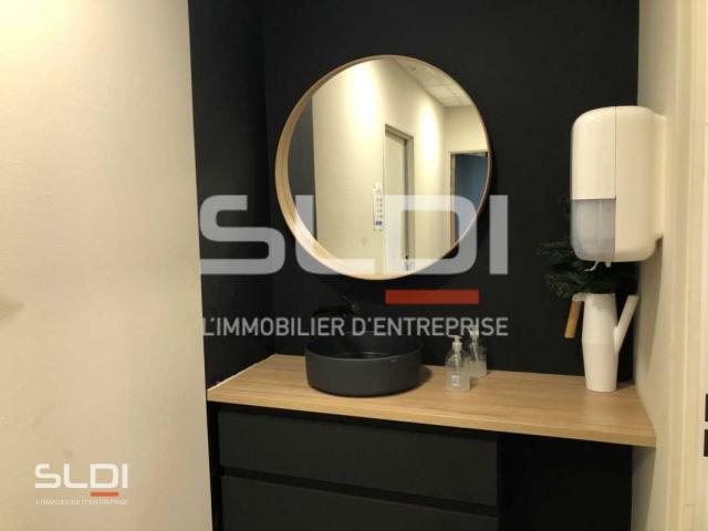Bureaux A LOUER - VENISSIEUX - 60 m²