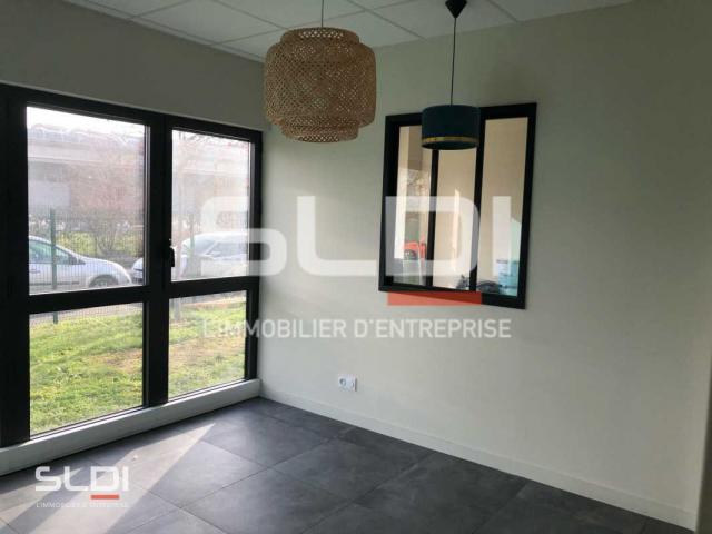 Bureaux A LOUER - VENISSIEUX - 60 m²