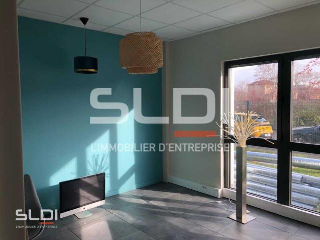 Bureaux A LOUER - VENISSIEUX - 60 m²
