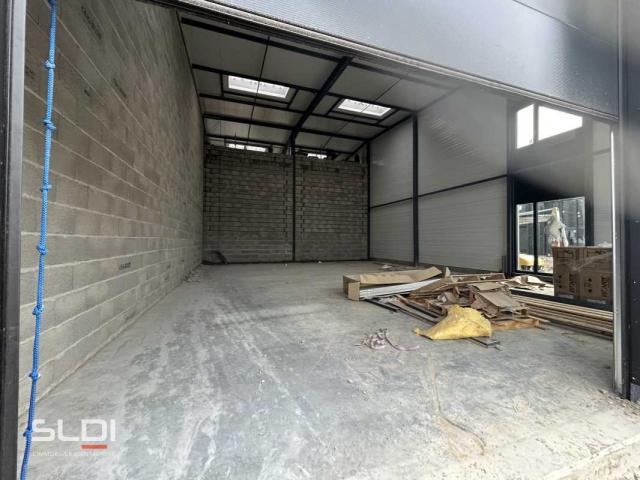 Locaux d'activités A LOUER - TREVOUX - 223 m²