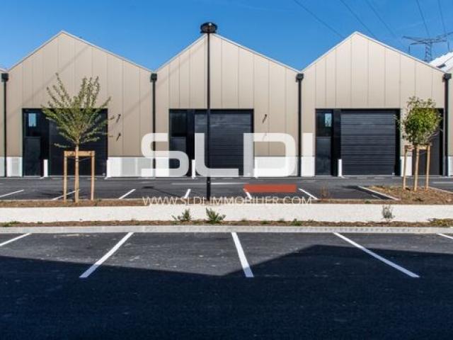 Locaux d'activités A VENDRE - TOUSSIEU - 3 115 m²