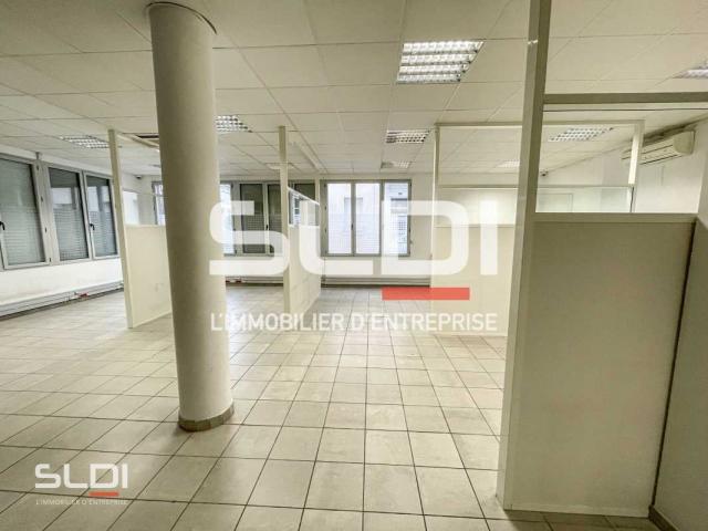 Bureaux A VENDRE OU A LOUER - OULLINS - 650 m²