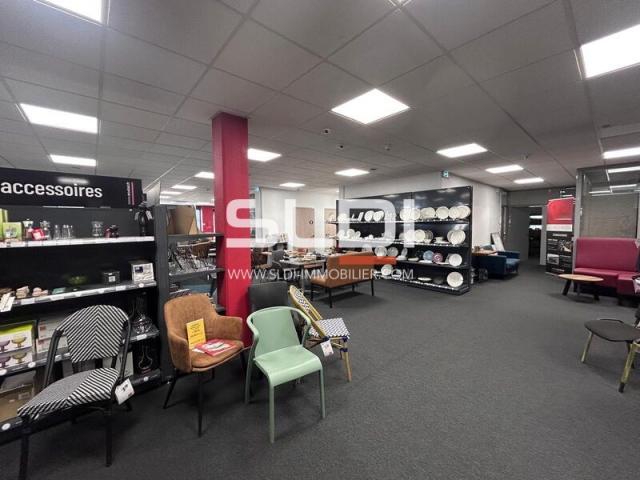 Commerces A LOUER - LIMONEST - 356 m²