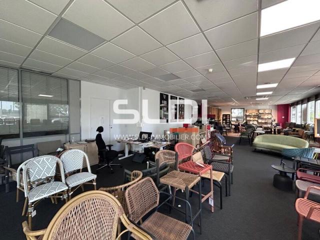 Commerces A LOUER - LIMONEST - 356 m²