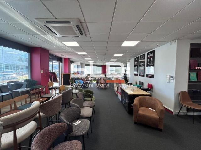 Commerces A LOUER - LIMONEST - 356 m²