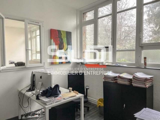 Bureaux A LOUER - VILLEURBANNE - 270 m²