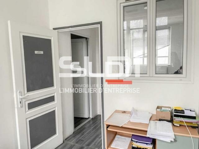 Bureaux A LOUER - VILLEURBANNE - 270 m²