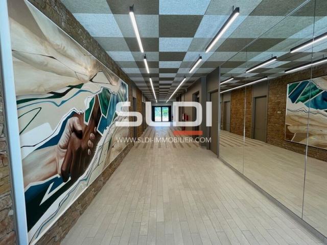 Bureaux A VENDRE OU A LOUER - GENAS - 2 081 m²