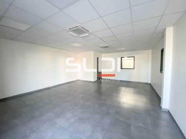 Locaux d'activités A LOUER - CORBAS - 303 m²